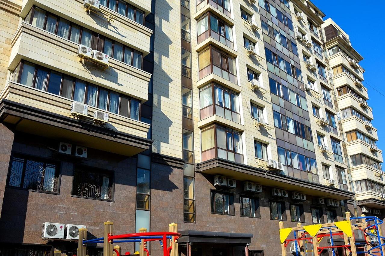 Уютная 2-Комнатная Квартира В Центре Г. Алматы Exteriör bild